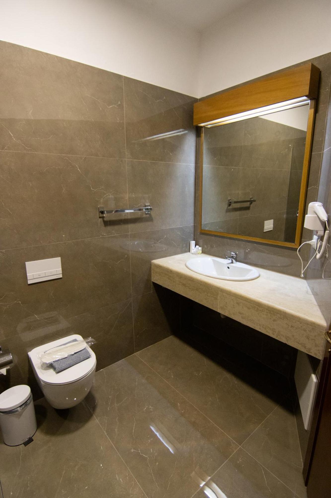 Chateau Linza Resort Tirana Exterior foto