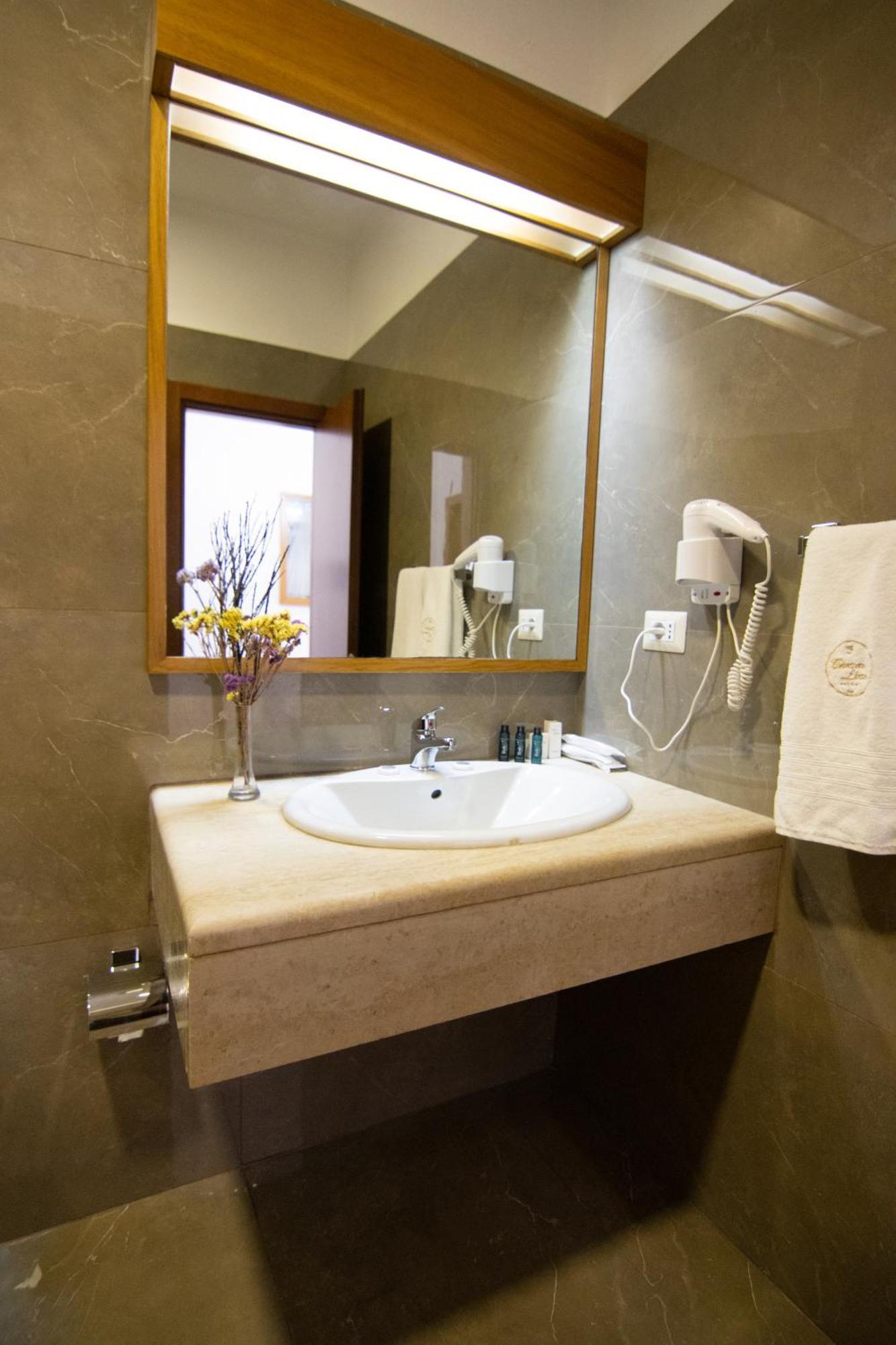 Chateau Linza Resort Tirana Exterior foto