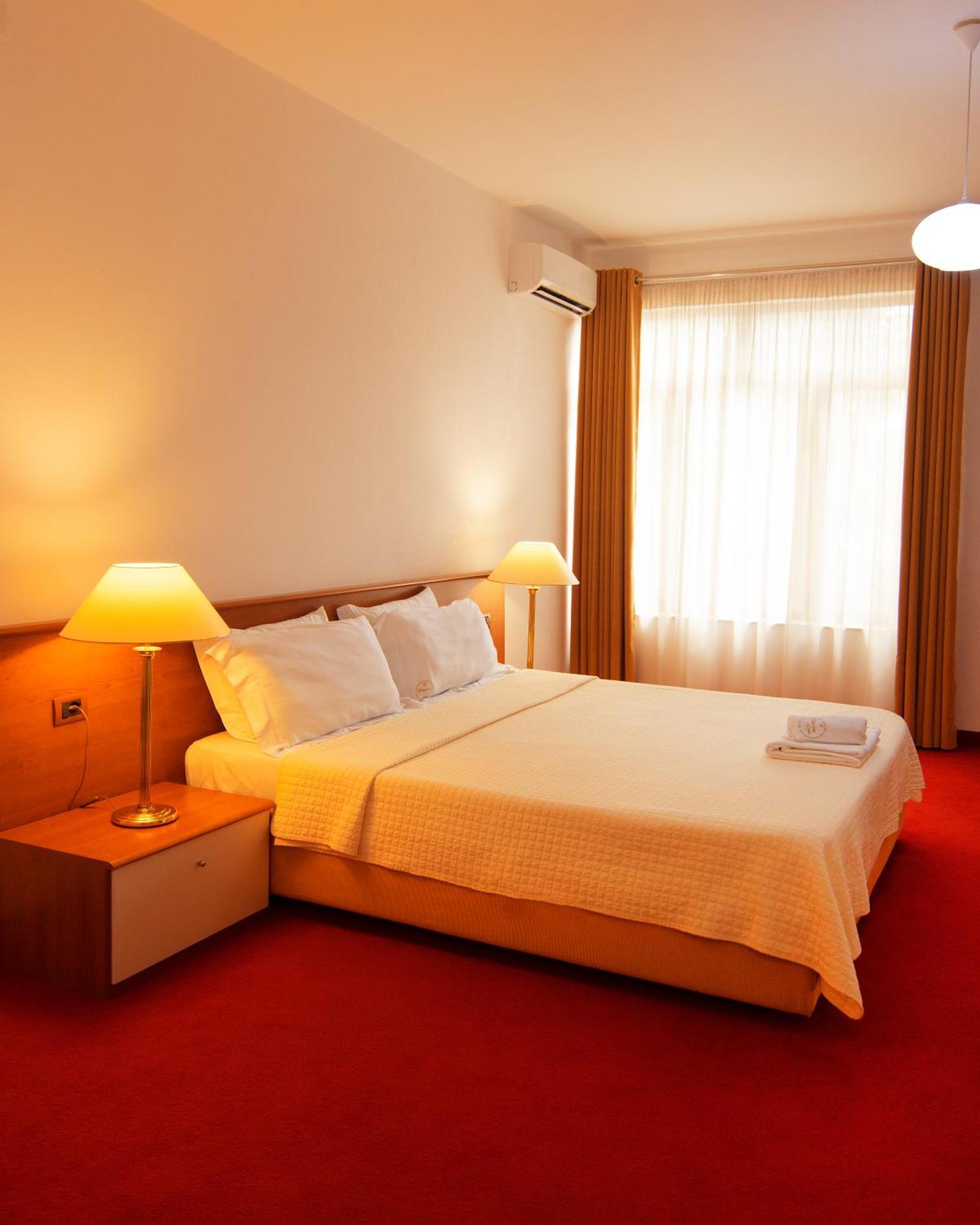Chateau Linza Resort Tirana Exterior foto