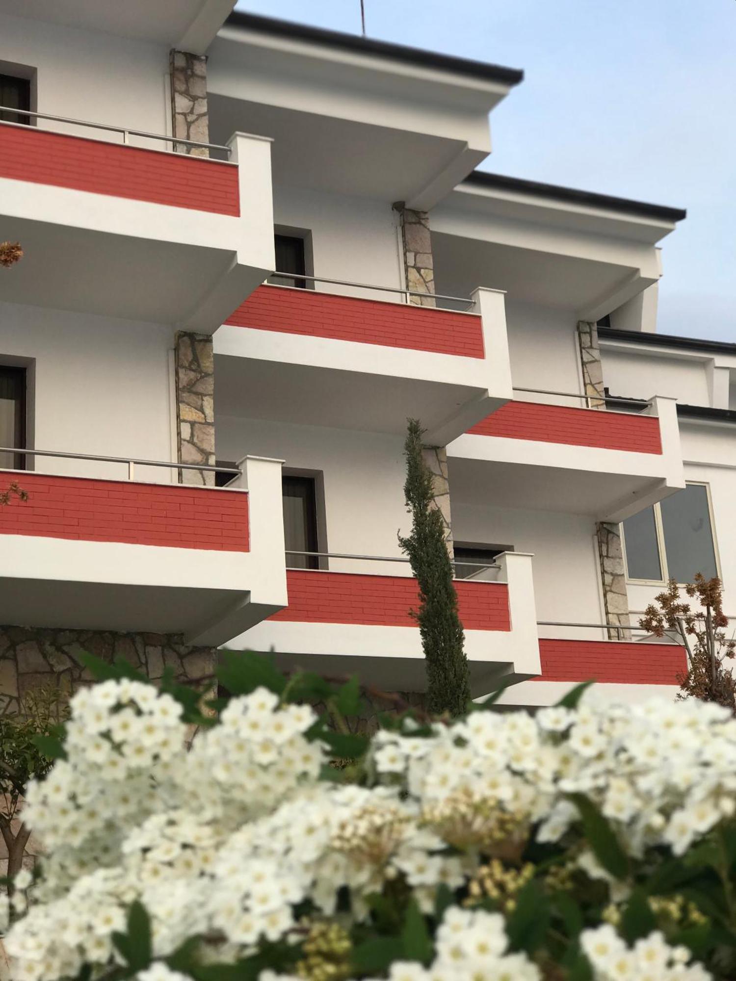 Chateau Linza Resort Tirana Exterior foto